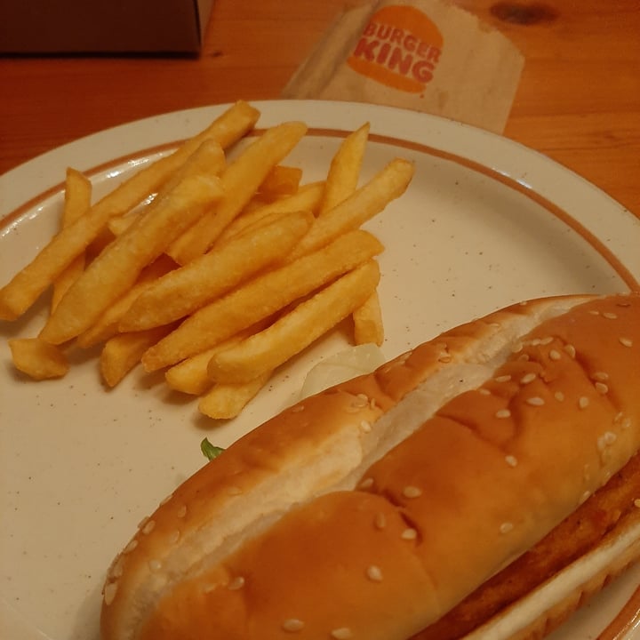 photo of Burger King Clearwater The VEGAN Royale shared by @pleace13 on  17 Sep 2021 - review