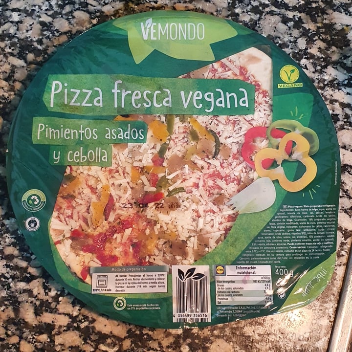 photo of Vemondo Pizza Fresca Pimientos Asados y Cebolla shared by @joyandkiran on  24 Apr 2022 - review