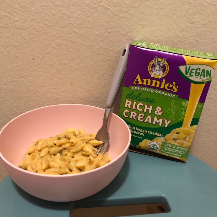 review photo of Annie’s Deluxe Rich & Creamy, Shells & Vegan Cheddar With Broccoli shared by @corallynn on 30 Jun 2021 - review