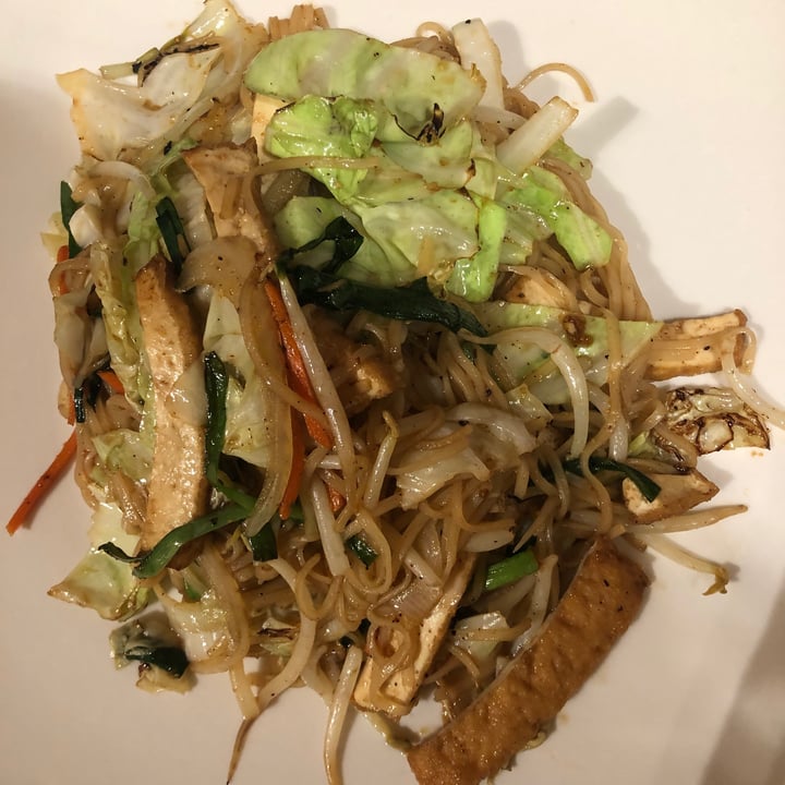 photo of Simple Joy Vegetarian Cuisine Pad Thai shared by @bandita on  04 Jan 2020 - review