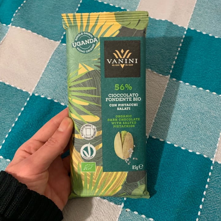 review photo of Vanini Cioccolato fondente bio con pistacchi salati shared by @irenebalan17 on 13 Dec 2021 - review