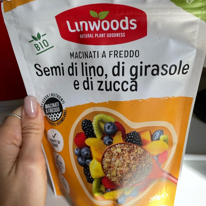 photo of Linwoods semi di lino, di zucca, di girasole shared by @elisachinnici on  12 Apr 2022 - review
