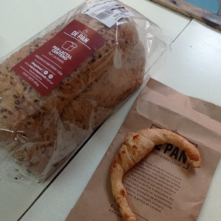 review photo of Fabrica de pan Pan de centeno shared by @beluarce on 25 May 2022 - review