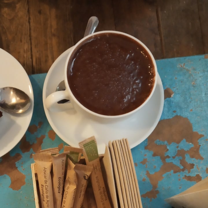 photo of Bohemian Lane Pastelería Vegana Avellana Choc Latte Con Caña De Chocolate shared by @kantaber on  06 Nov 2020 - review