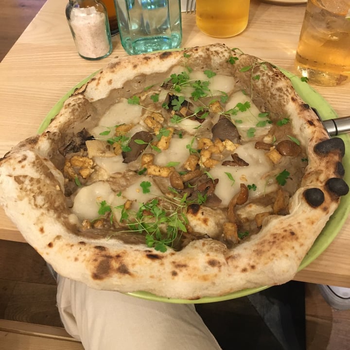 review photo of Purezza - Vegan Pizza Camden The One With The Truffle shared by @esteriley123 on 30 Sep 2020 - review
