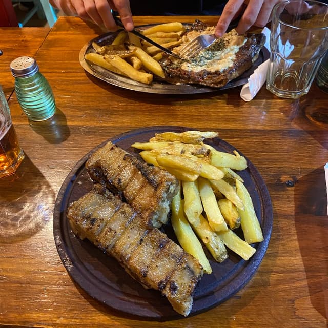 Photo of the dish “Vacío de Seitán a la parrilla con papas”