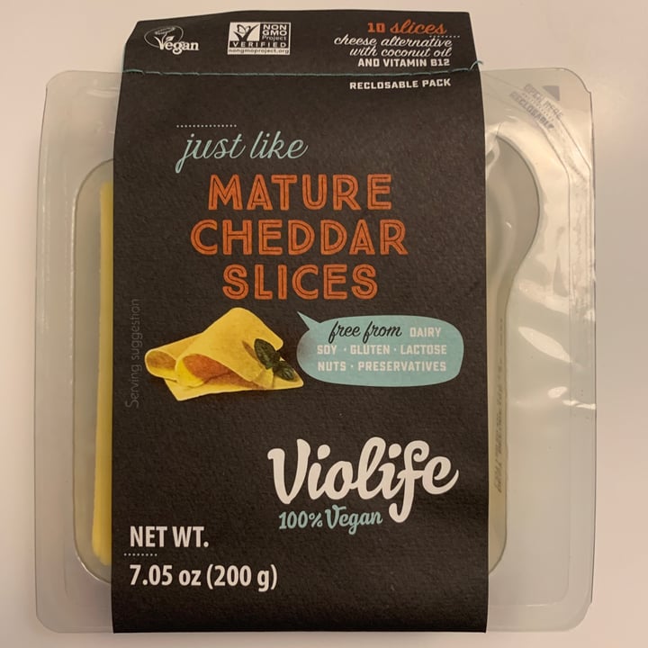 review photo of Violife Cheddar Slices shared by @melimohr on 01 Jan 2021 - review