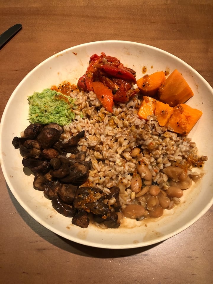 review photo of Veggie Grill Rustic Farm Bowl shared by @franzistk on 09 Dec 2019 - review