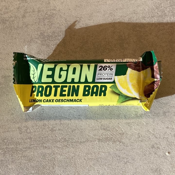 photo of IronMaxx Vegan Protein Bar Lemon Cake Flavor shared by @piah on  03 Jan 2022 - review