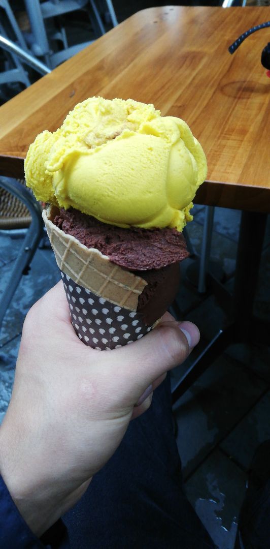 review photo of Crepes & Waffles Arte-Sano Cono Doble shared by @juansalazarftw on 10 Apr 2020 - review