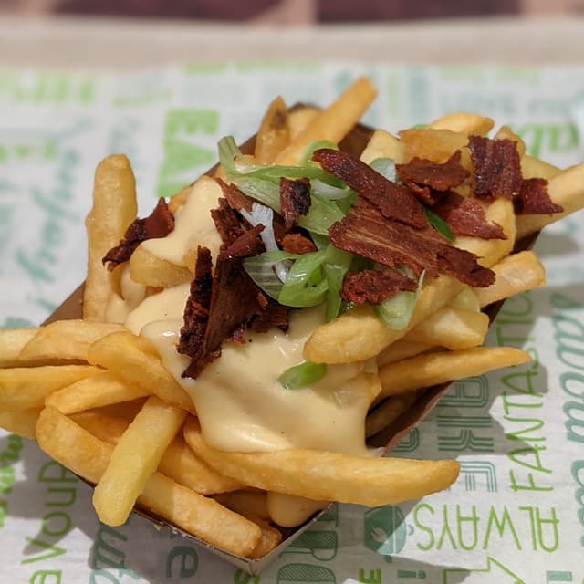 Foto do prato “Cheese Fries with Bacon”