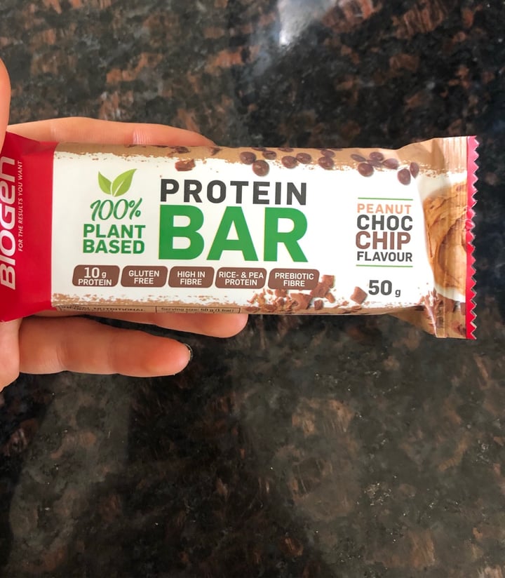 photo of Biogen Protein Bar - Peanut Choc Chip Flavor shared by @hannahaltmann on  20 Aug 2020 - review
