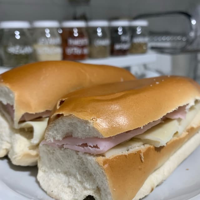 Foto del piatto “Pebete De Jamón Y Queso”