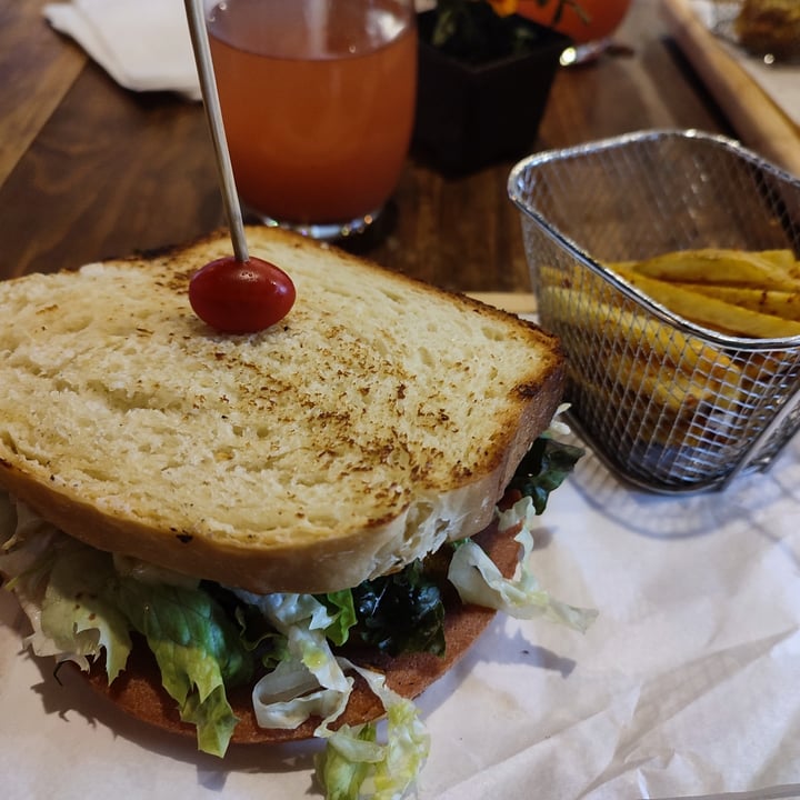 photo of Siempre viva Club sándwich shared by @erinflores on  25 Oct 2021 - review