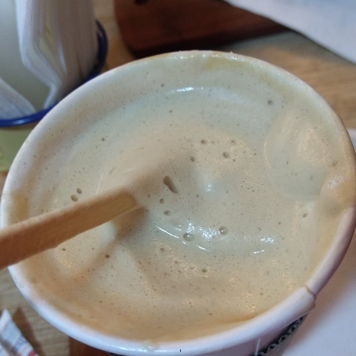 photo of Mönt take away Café Con Leche Vegetal shared by @ericaterreros on  28 May 2021 - review