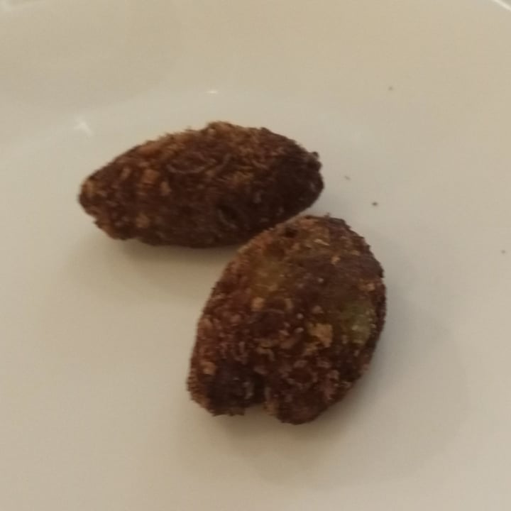 photo of Loving Hut Croquetas de guisantes shared by @titoherbito on  21 Dec 2021 - review