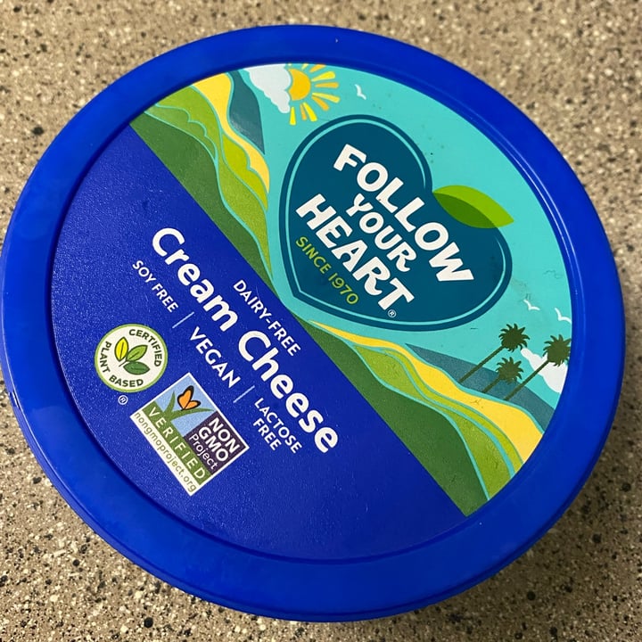 photo of Follow your Heart Dairy Free Cream Cheese shared by @sammytatoes on  26 May 2022 - review