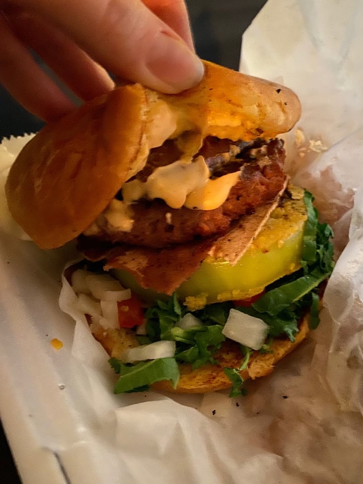 review photo of Viva la Vegan Crazy Reds Burger shared by @trashwitch on 20 Dec 2019 - review