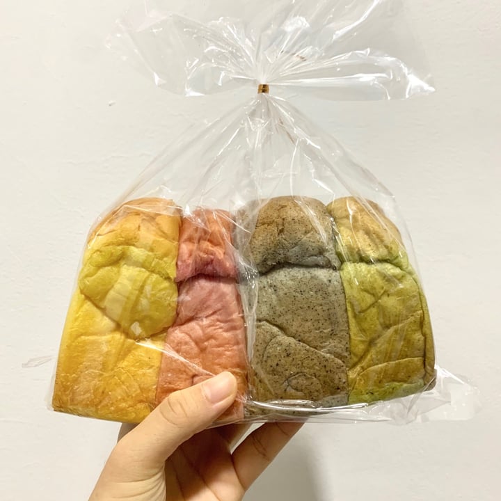 photo of Almond Bakery (Vegetarian) Multi Coloured Bread Loaf shared by @ibshl on  27 Jun 2020 - review