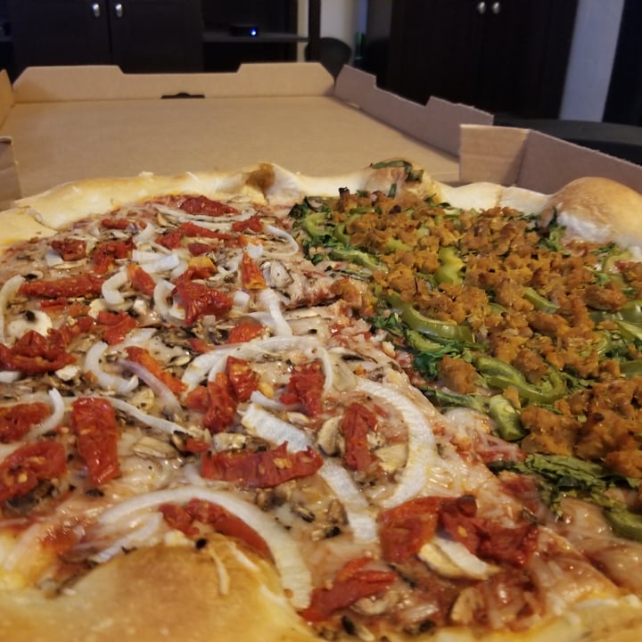 review photo of Satchel's Pizza Pizza shared by @veggie-abby on 01 May 2020 - review