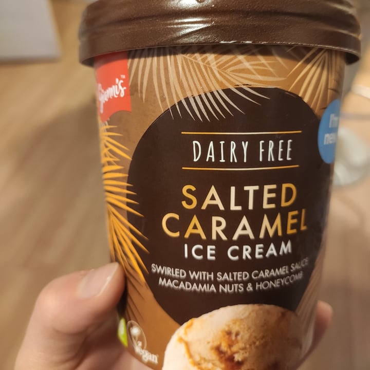 photo of Gianni's Salted caramel ice cream tub shared by @arualz on  13 Mar 2022 - review