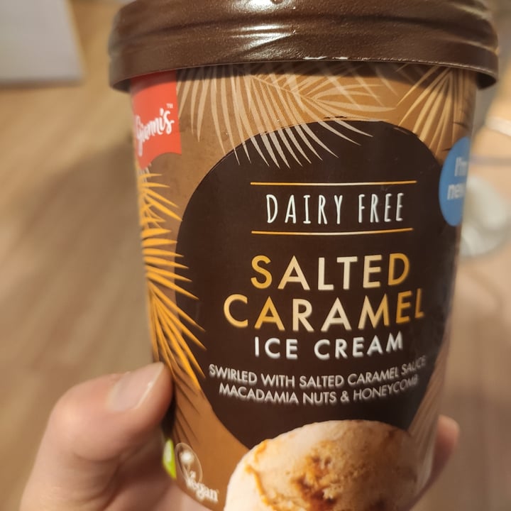 review photo of Gianni's Salted caramel ice cream tub shared by @arualz on 13 Mar 2022 - review
