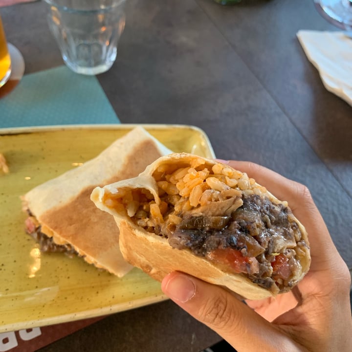 review photo of Britos Milano La Cruz shared by @aleanto on 09 Jul 2022 - review
