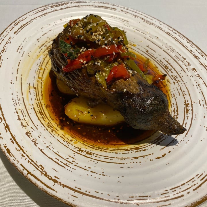 photo of Restaurante Curcuma Berenjena Asada Con Ajo Arriero Y Patata Confitada shared by @rebevegana on  06 Aug 2022 - review