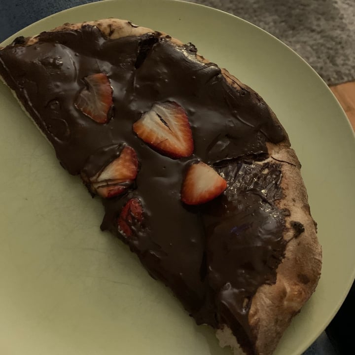 photo of SHOP225 Vegan Nutella Pizza shared by @cecicasillastin on  30 Jun 2020 - review