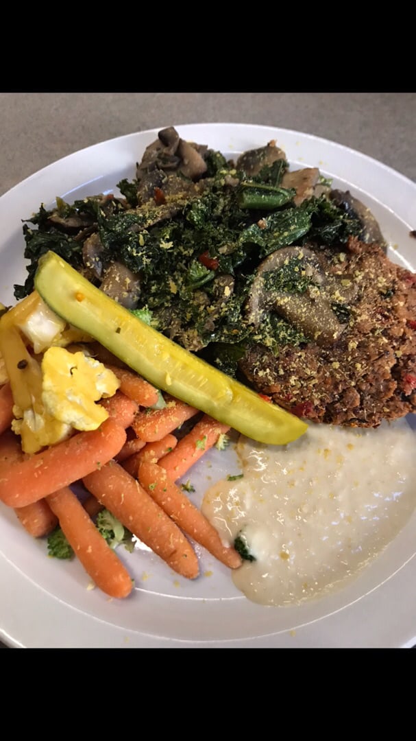 photo of Abe and Annie Seibel Servery Lentil Curry Patties and Roasted Mushrooms shared by @rithikapro on  17 Dec 2018 - review