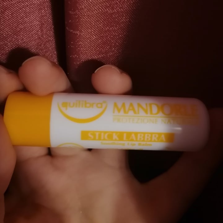 photo of Equilibra Stick Labbra - Mandorle shared by @chiara-5 on  13 Dec 2021 - review