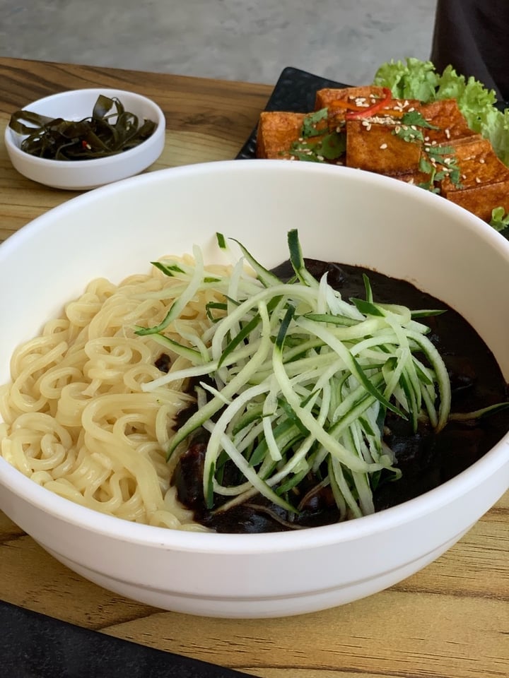 review photo of The Boneless Kitchen Jajangmyeon (Black Soybean Paste Noodles) shared by @choongnotchong on 10 Mar 2020 - review
