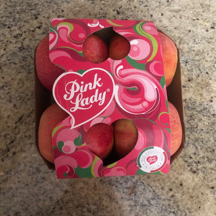 photo of Pink lady Cripps Pink shared by @sarahloveanimols22 on  11 Mar 2022 - review