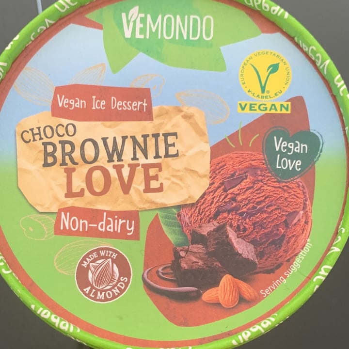 photo of Vemondo  vegan choco brownie icecream shared by @giuliaassss on  17 Aug 2022 - review