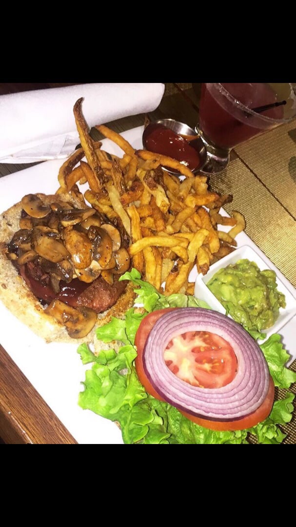 photo of Barking Mad Cafe Beyond burger shared by @jenn on  18 Feb 2019 - review