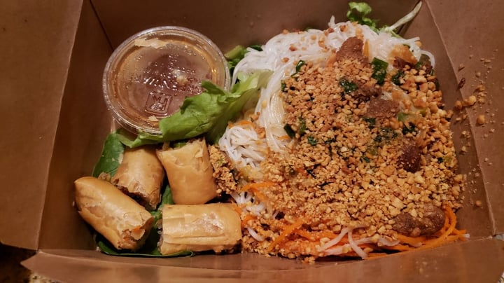 photo of Vegetarian House Spring Roll Noodles shared by @govegtoday on  09 Feb 2020 - review