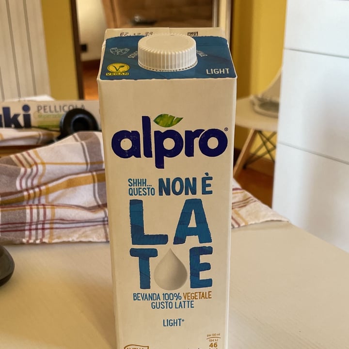 photo of Alpro Non è Latte Light shared by @serenaspennacchio on  14 Jul 2022 - review