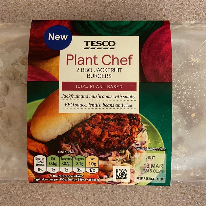 photo of Tesco Plant Chef 2 BBQ Jackfruit Burgers shared by @petermcgill on  29 Mar 2021 - review