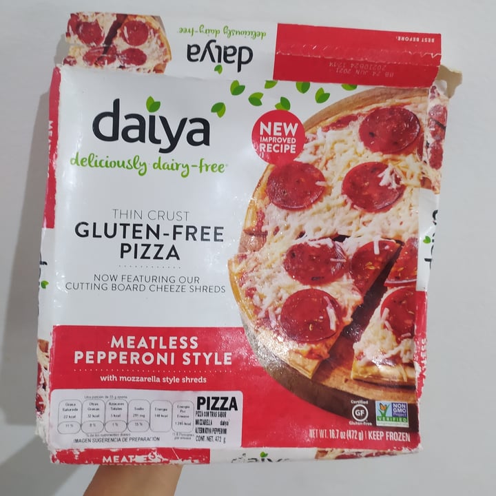 photo of Daiya Gluten-free Pizza Meatless Pepperoni Style shared by @kamema on  17 Jun 2021 - review