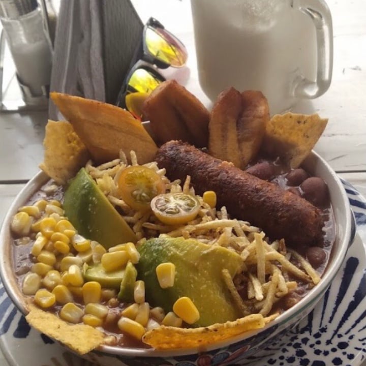 review photo of Restaurante Vegetariano y Centro Cultural Govindas Bandeja Paisa shared by @willsveganlife on 07 Mar 2021 - review