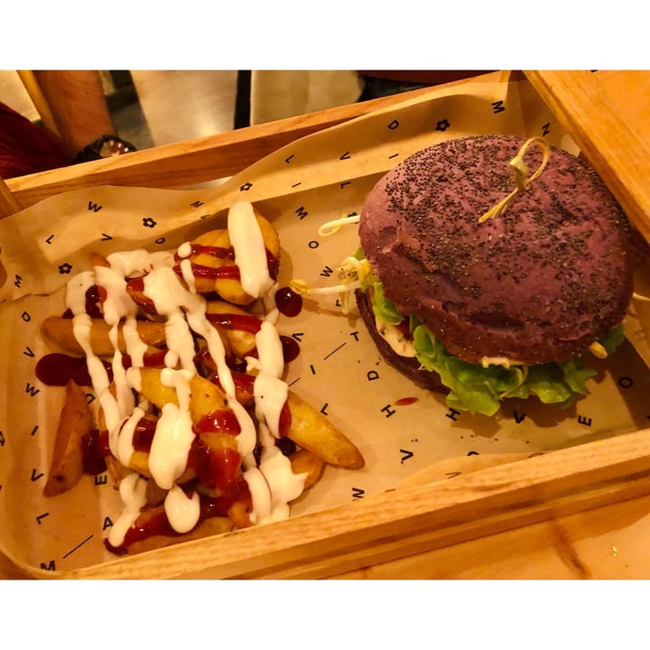 photo of Flower Burger Flower Burger shared by @dalycasa on  25 Nov 2022 - review