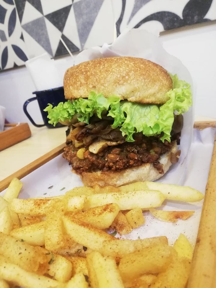 review photo of La Cocinita Verde - Comida Vegana Hamburguesa de falafel shared by @ajenja on 16 Jan 2020 - review