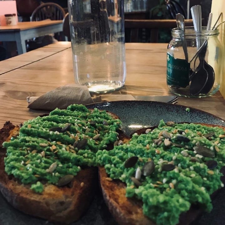 photo of Lovecrumbs Mashed peas on toast shared by @fi-iv on  01 Dec 2019 - review