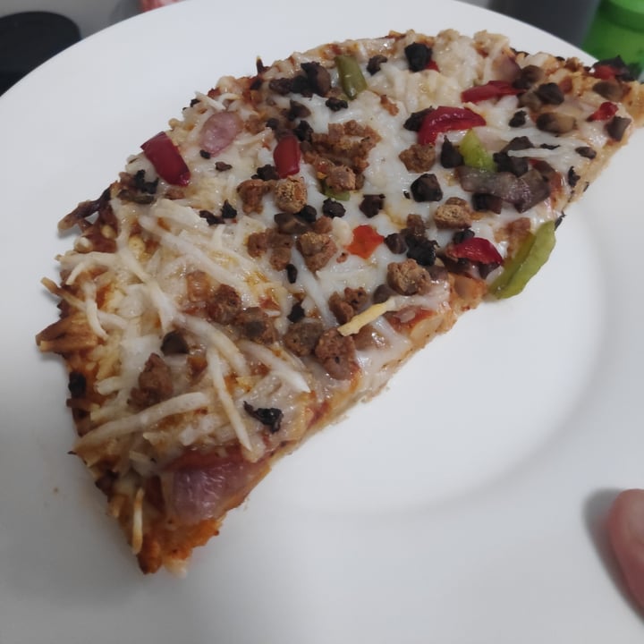 review photo of Daiya Pizza supreme shared by @urielmtz on 20 Aug 2022 - review