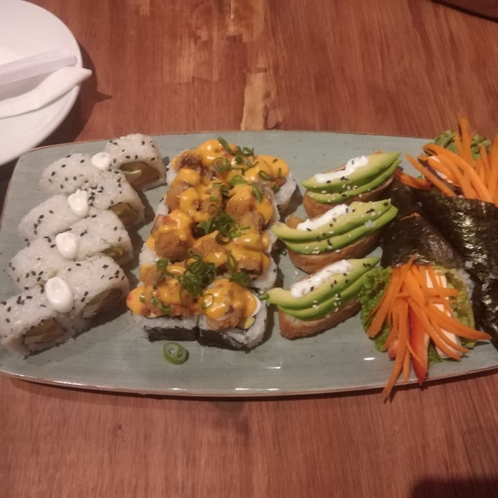 photo of Aiko Sushi (old Active Sushi On Bree) Vegan Platter 1 shared by @laurenbettyd on  19 Mar 2022 - review