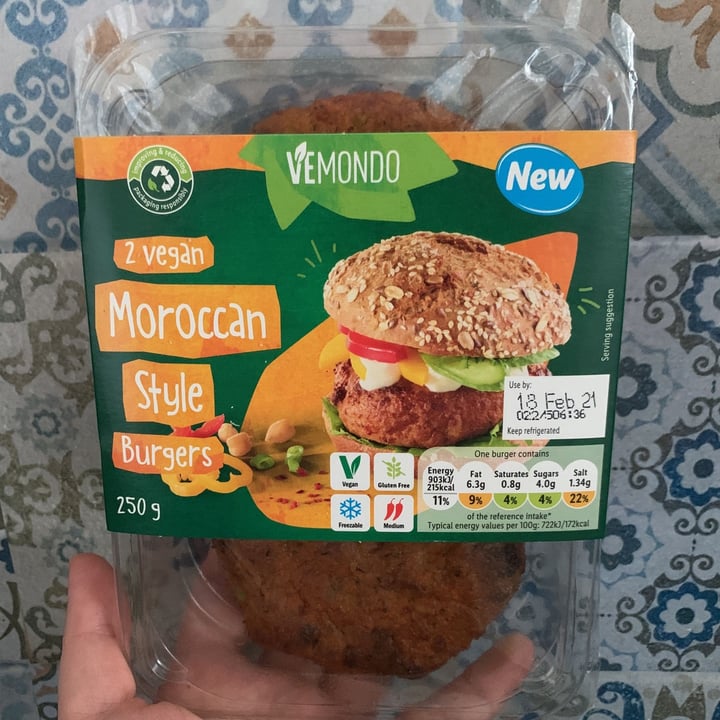 photo of Vemondo 2 vegan Moroccan style burgers shared by @marruiz on  30 Jan 2021 - review