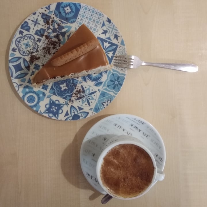 photo of Plan Bakery Café Cheesecake De Galleta Lotus shared by @javierpascual on  23 Nov 2022 - review