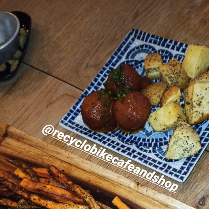 review photo of Recyclo Bike Café Albóndigas shared by @meriimiranda on 13 Nov 2020 - review