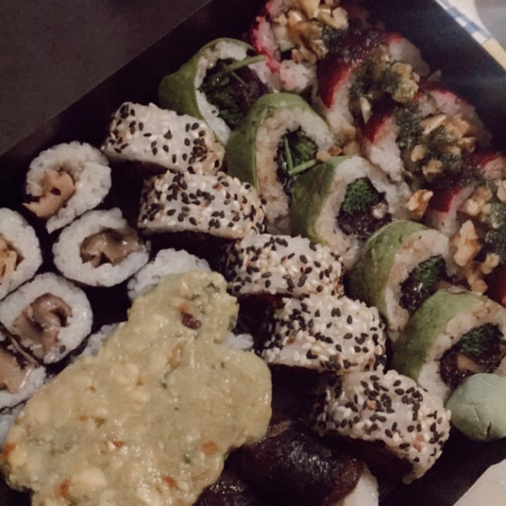 review photo of Jiro Sushi - Sucursal Urquiza Combinado Sushi Vegan shared by @tatipes on 15 Jul 2021 - review