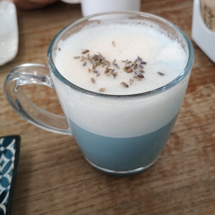 photo of Crazy Cat Café lavander milk shared by @miraculousveggybug on  06 Apr 2022 - review